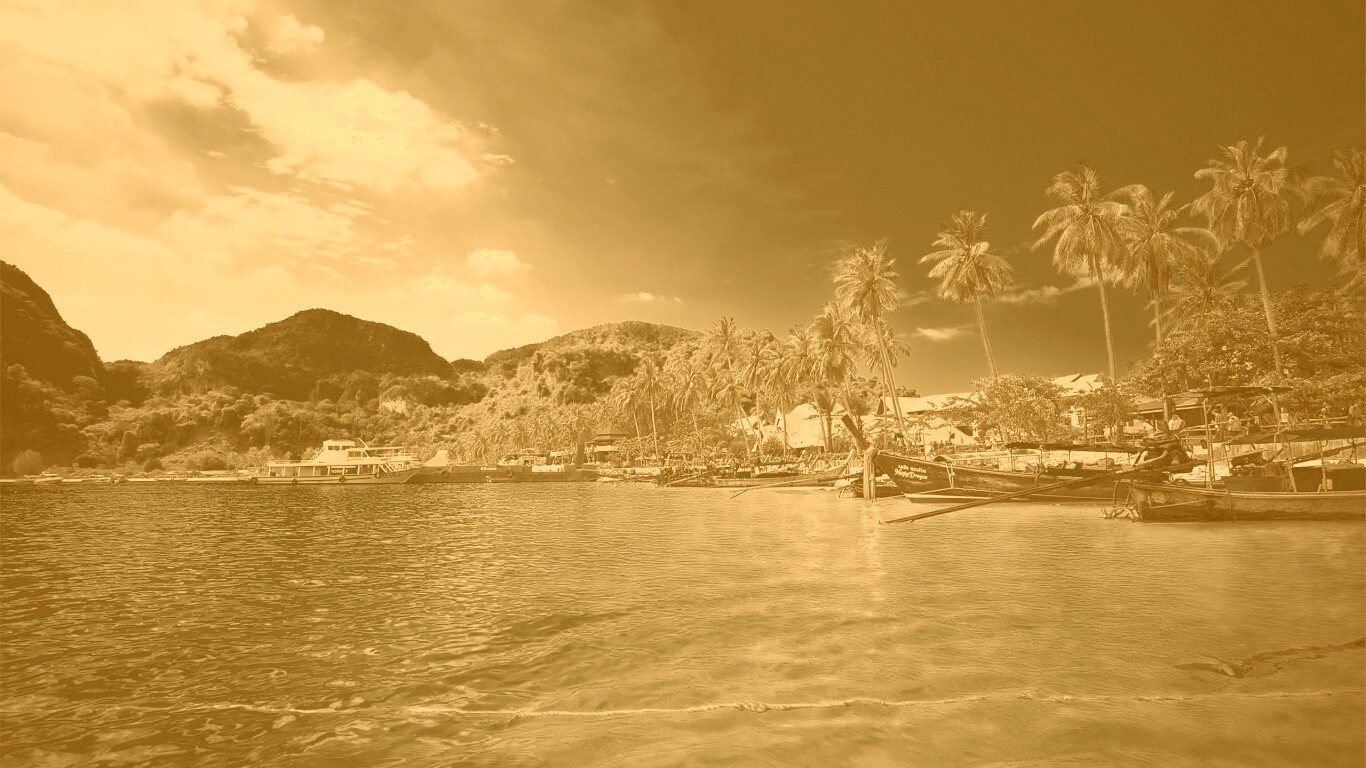 Призрачный пляж обои