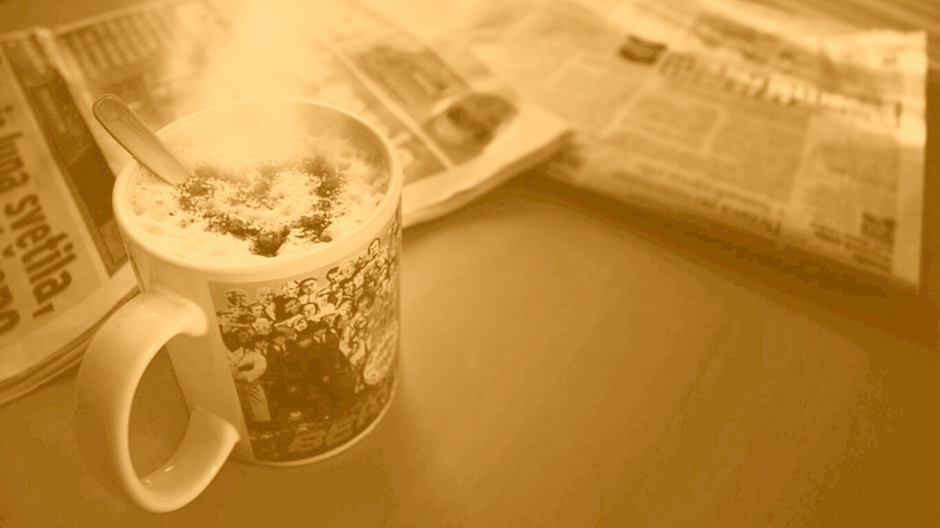 Капучино и свежая пресса обои