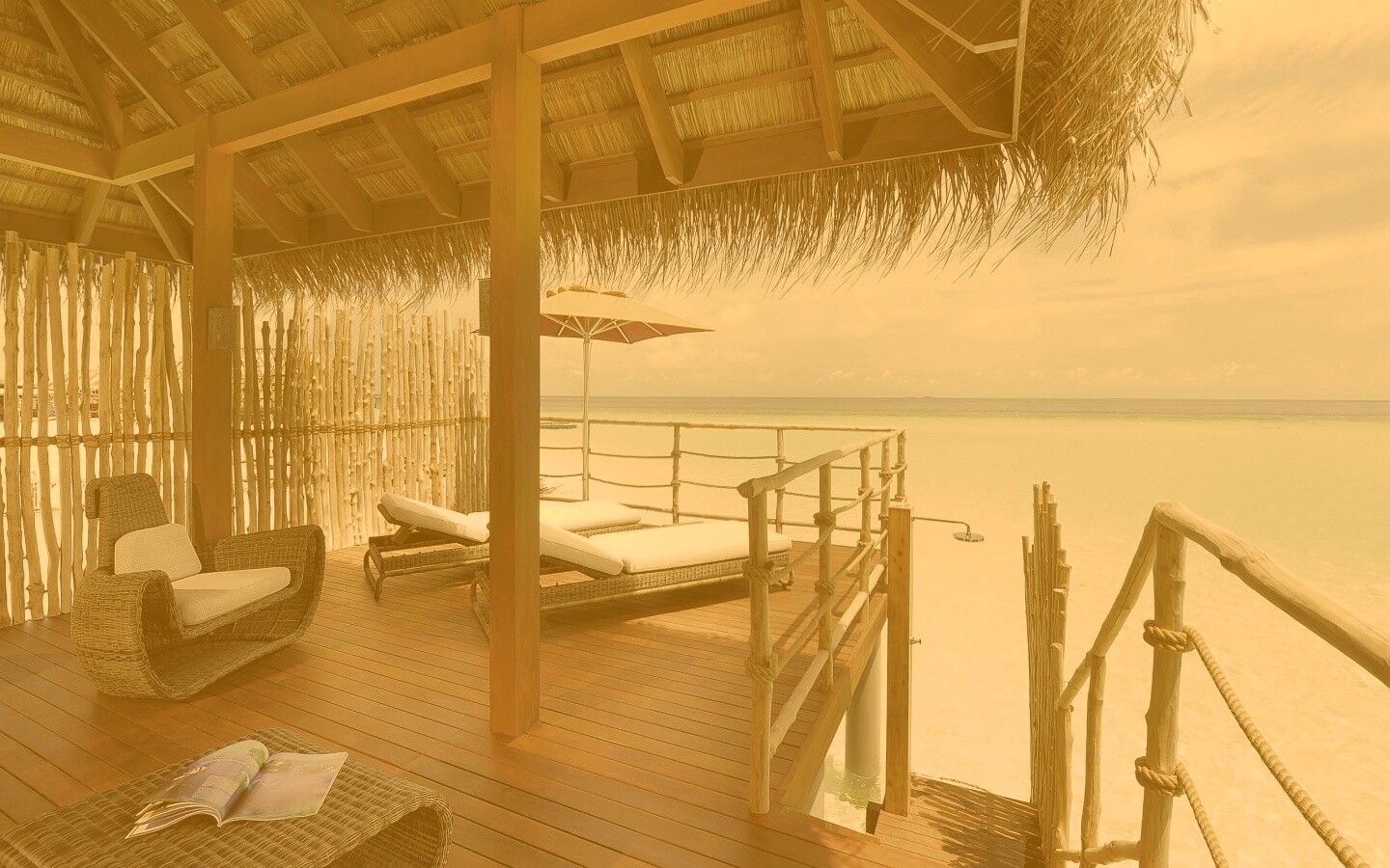 Домик на пляже обои