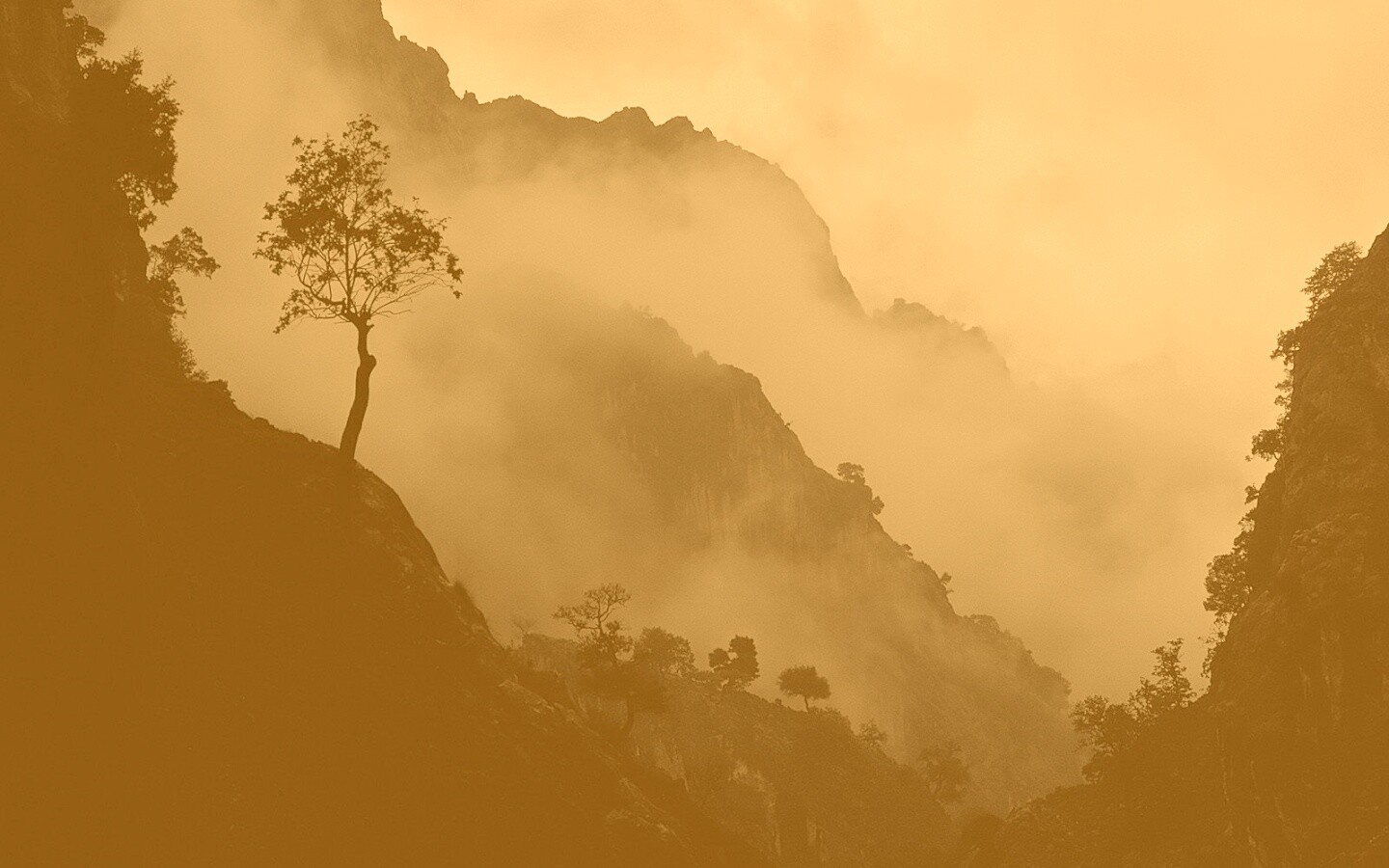 Сумерик в горах обои