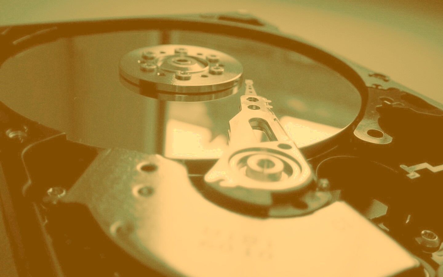 Разобранный жесткий диск обои