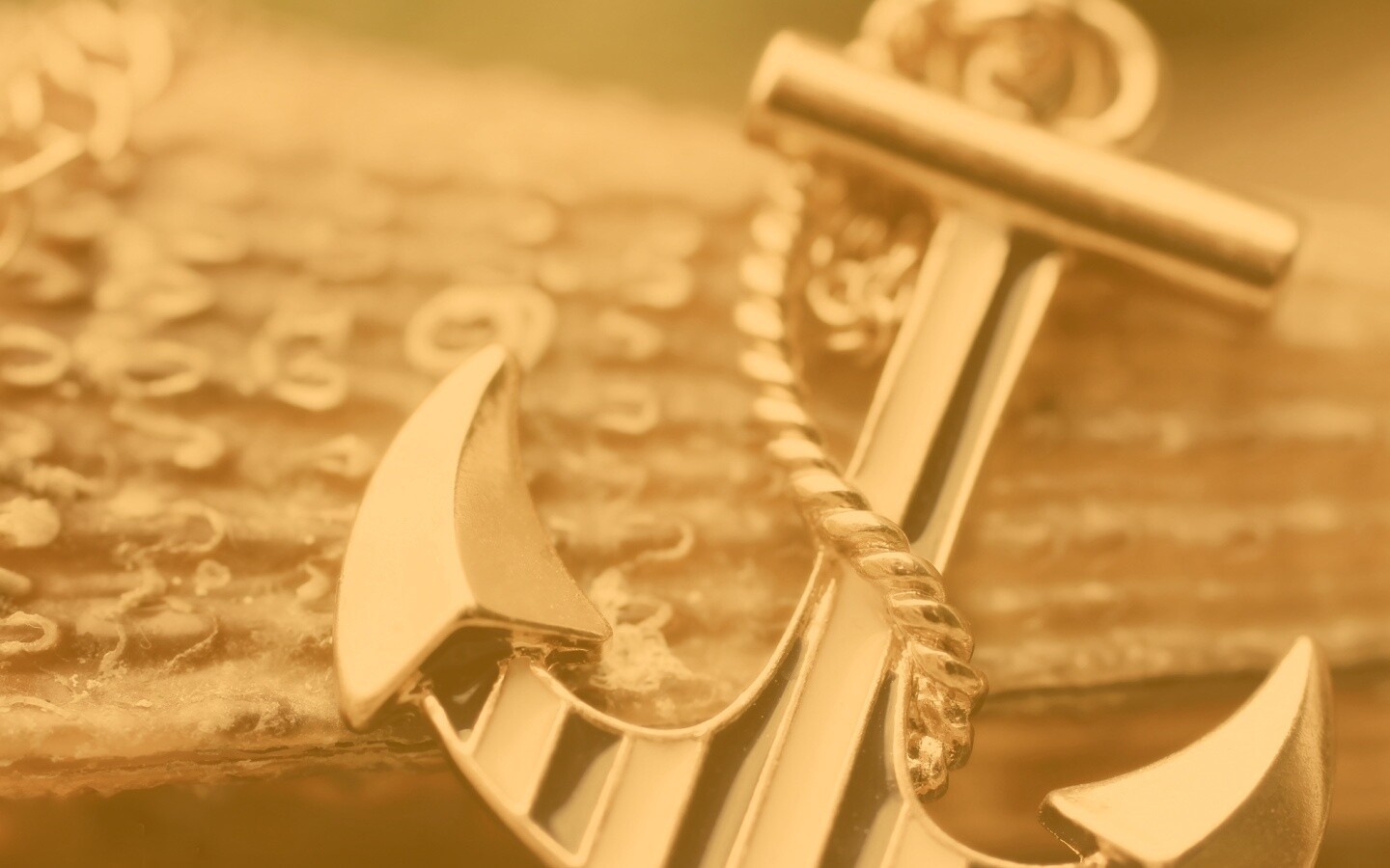 Кулон в виде якоря обои