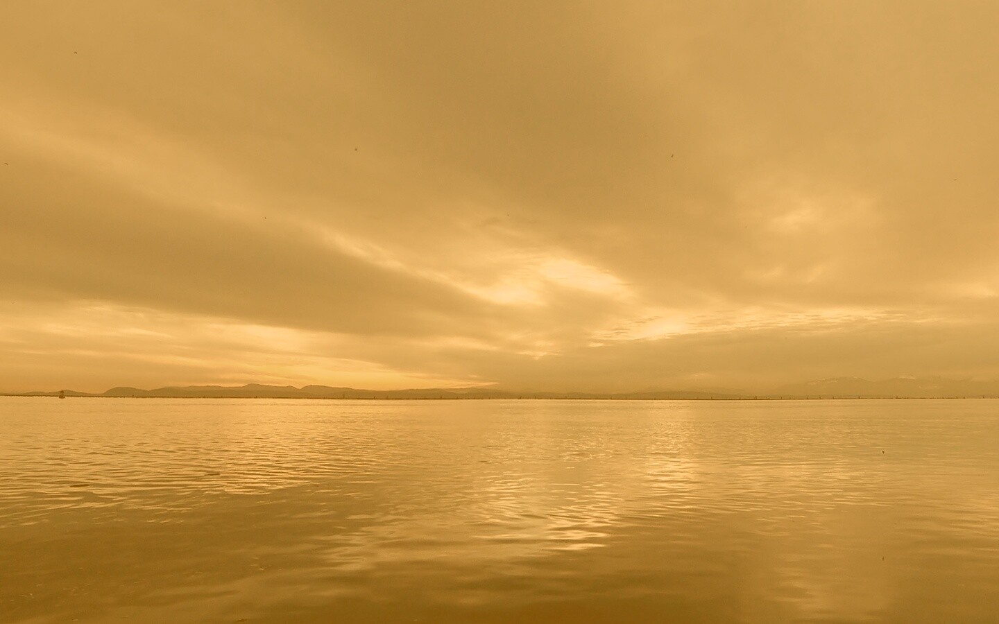 Живописное озеро обои