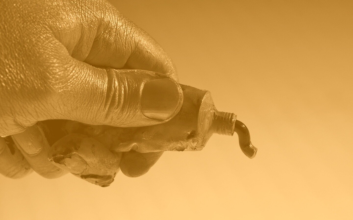 Чёрная краска обои