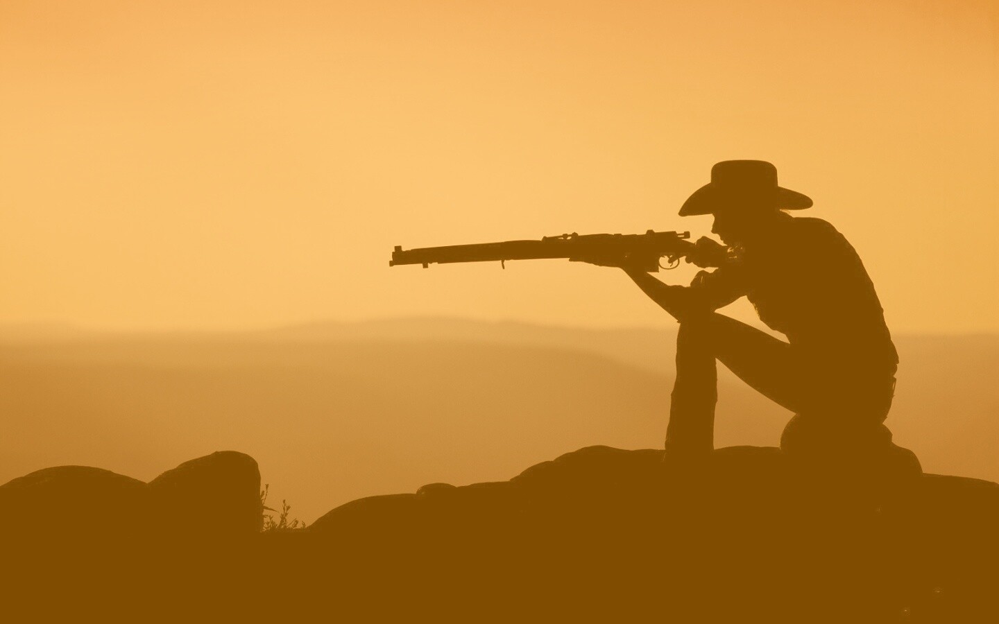 Стрелок на закате обои