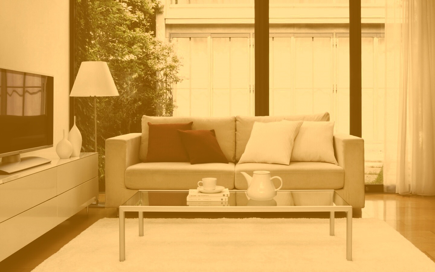 Комната с диваном и телевизором обои