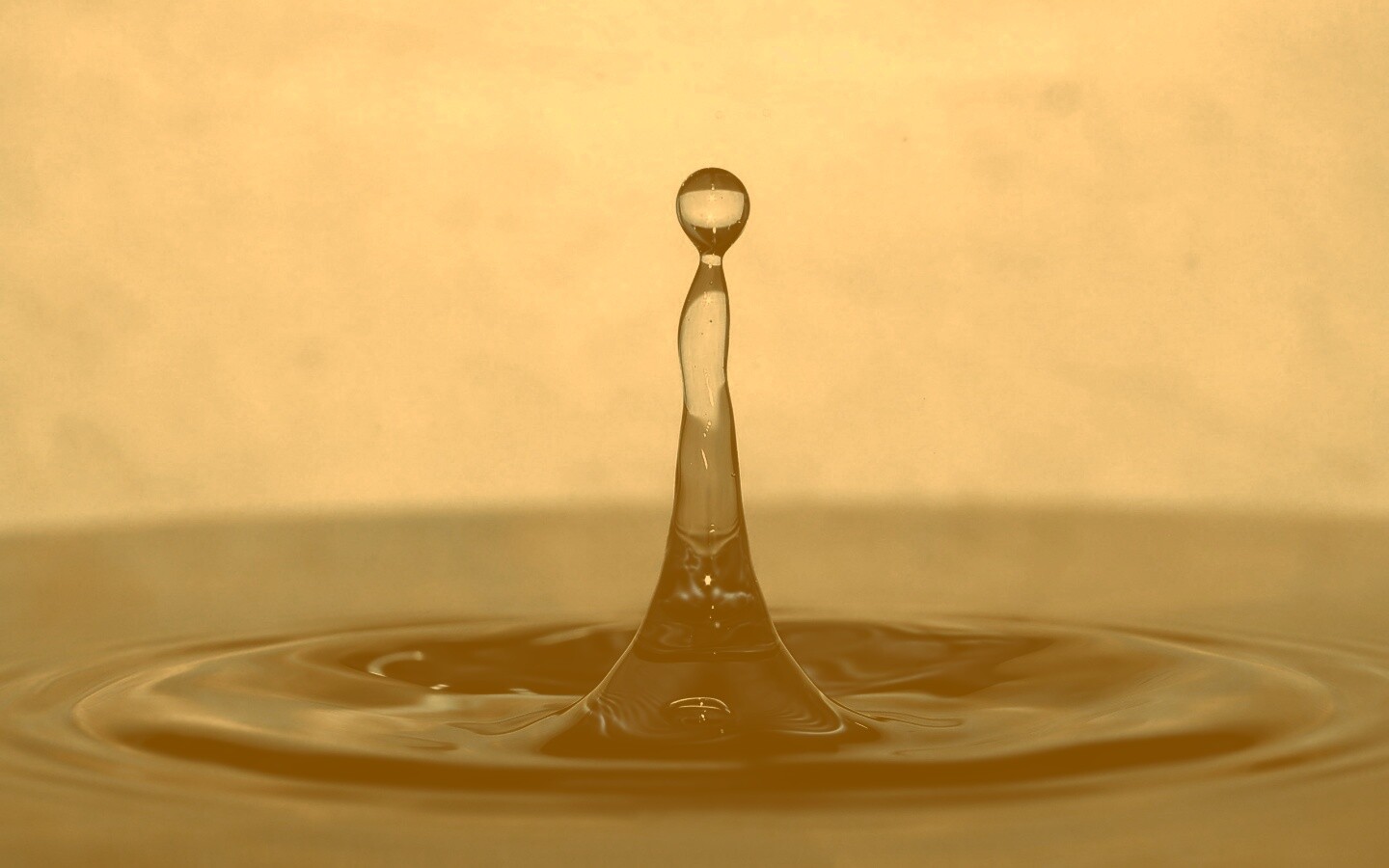 Падение капли обои