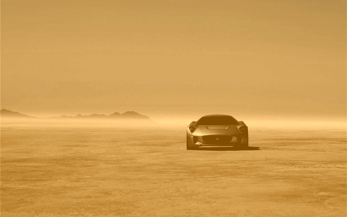 Ягуар подкрадывается обои