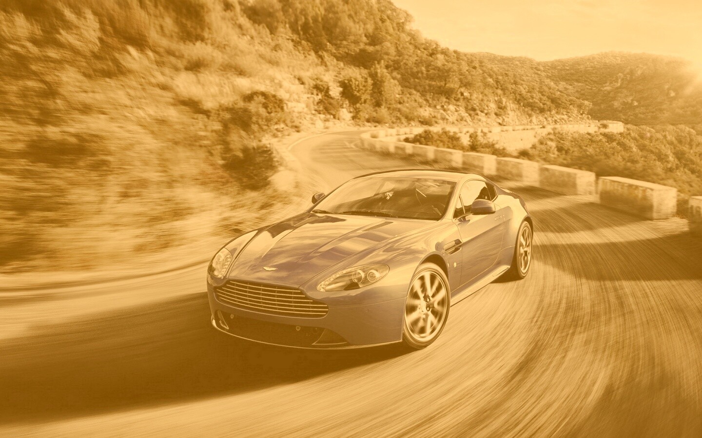 Синий Aston Martin обои