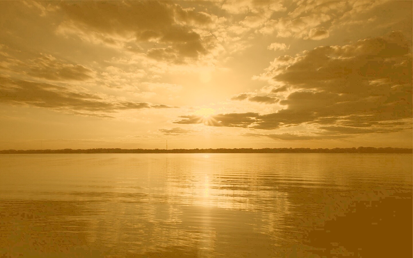 Закат над озером обои