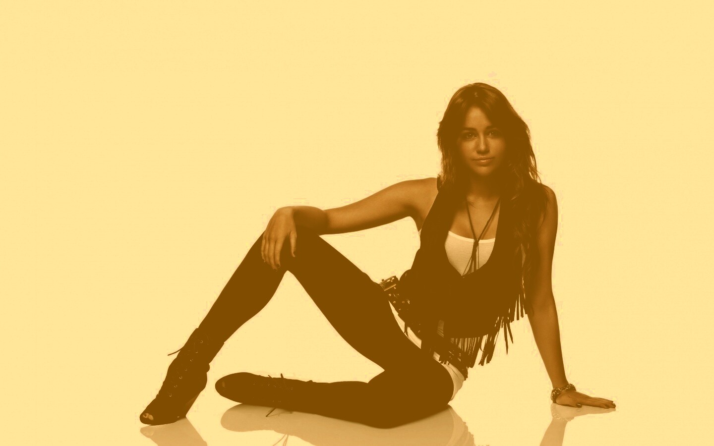 Девушка в черном обои