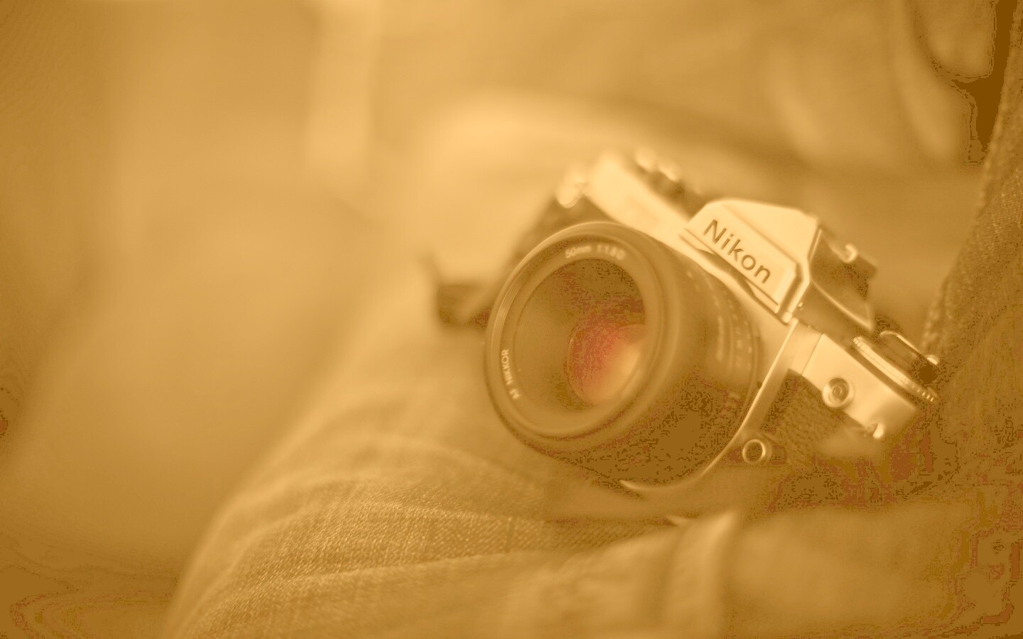 Плёночный фотоаппарат Nikon обои