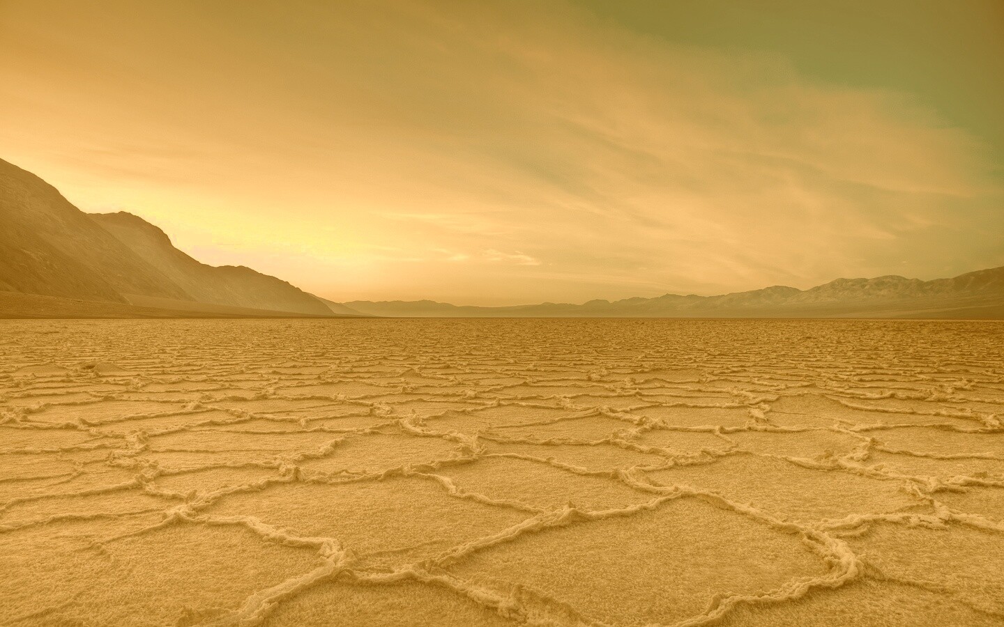 Высохшее пустынное озеро обои