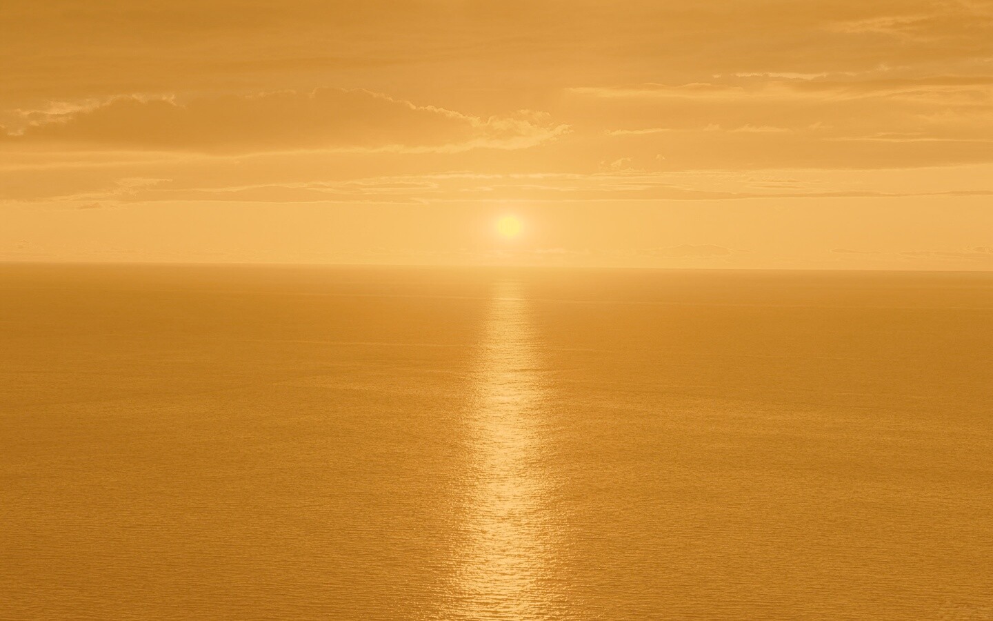 Закат и его отражение в море обои