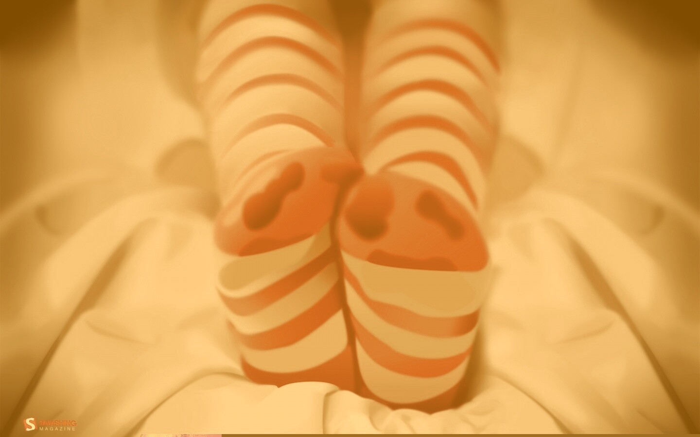 Ножки в полосатых чулках обои