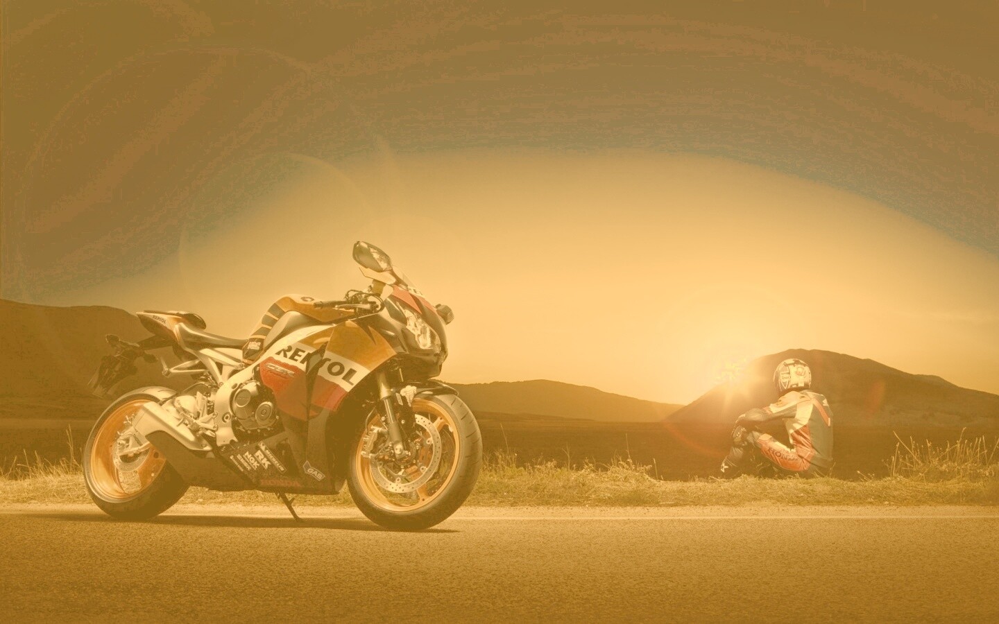 Мотоциклист и мотоцикл обои