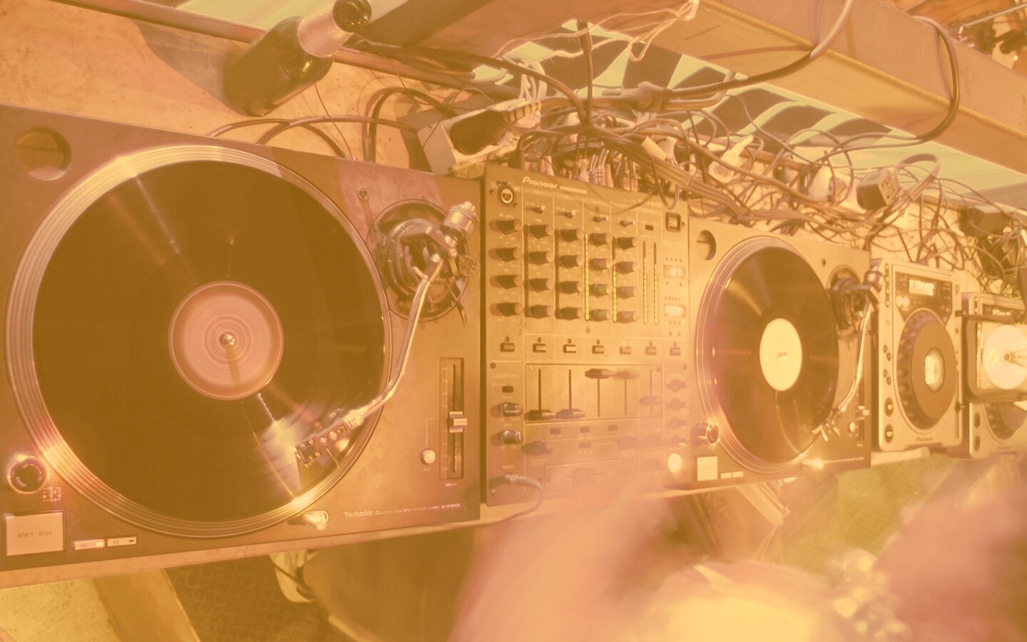 Диджейский пульт обои