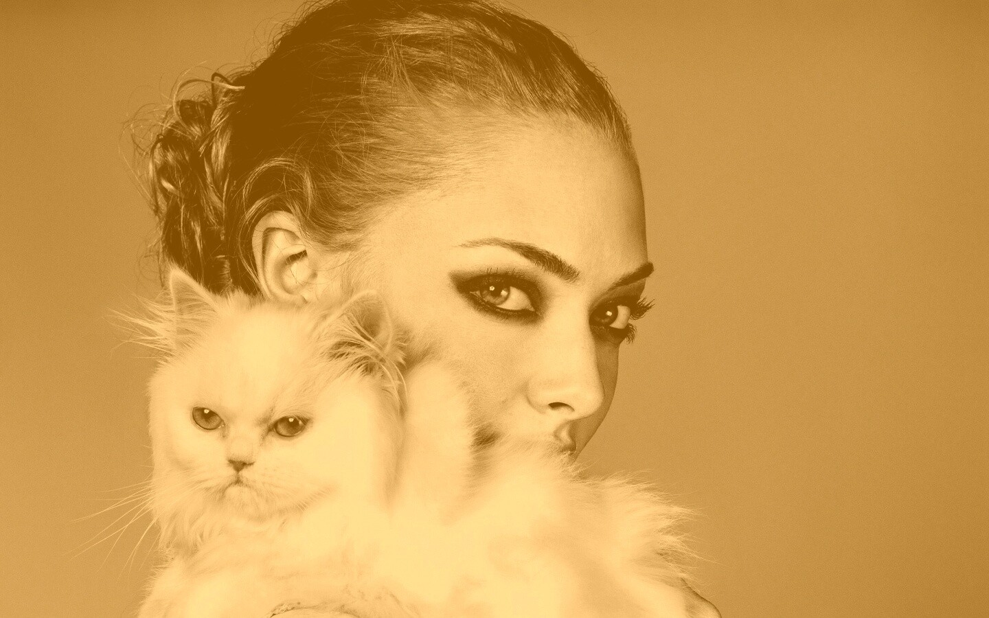 Девушка с кошкой обои
