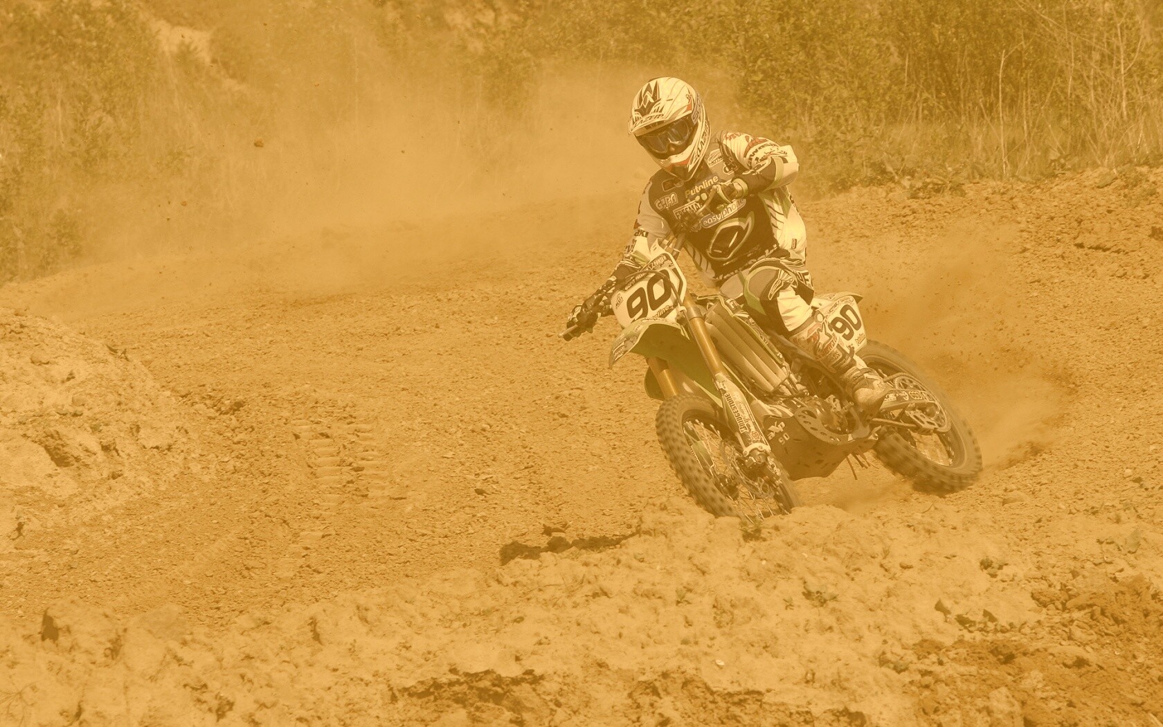 На мототреке обои