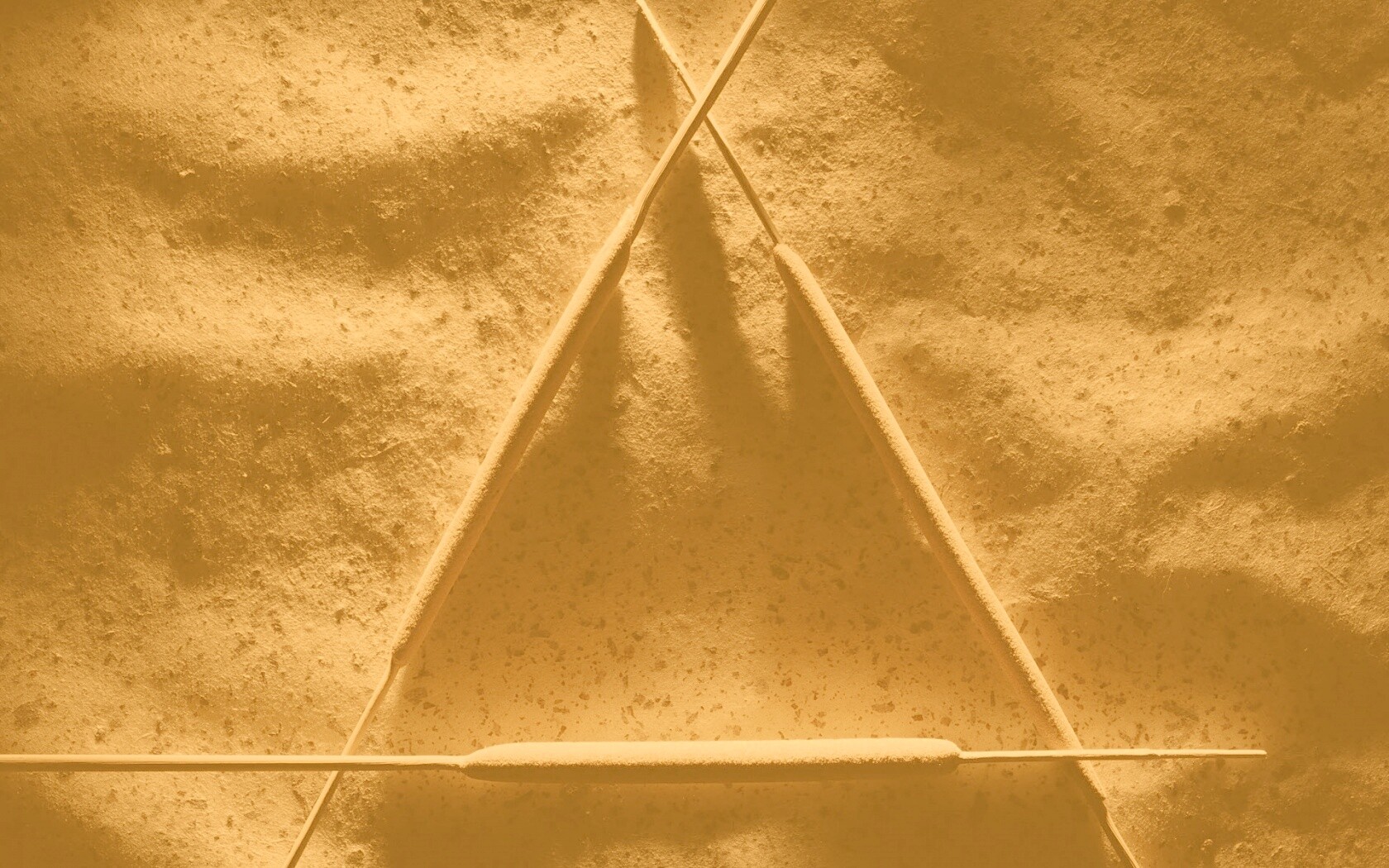 Треугольник из палочек обои