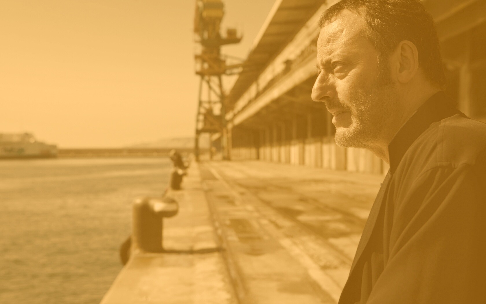 Жан Рено в порту обои