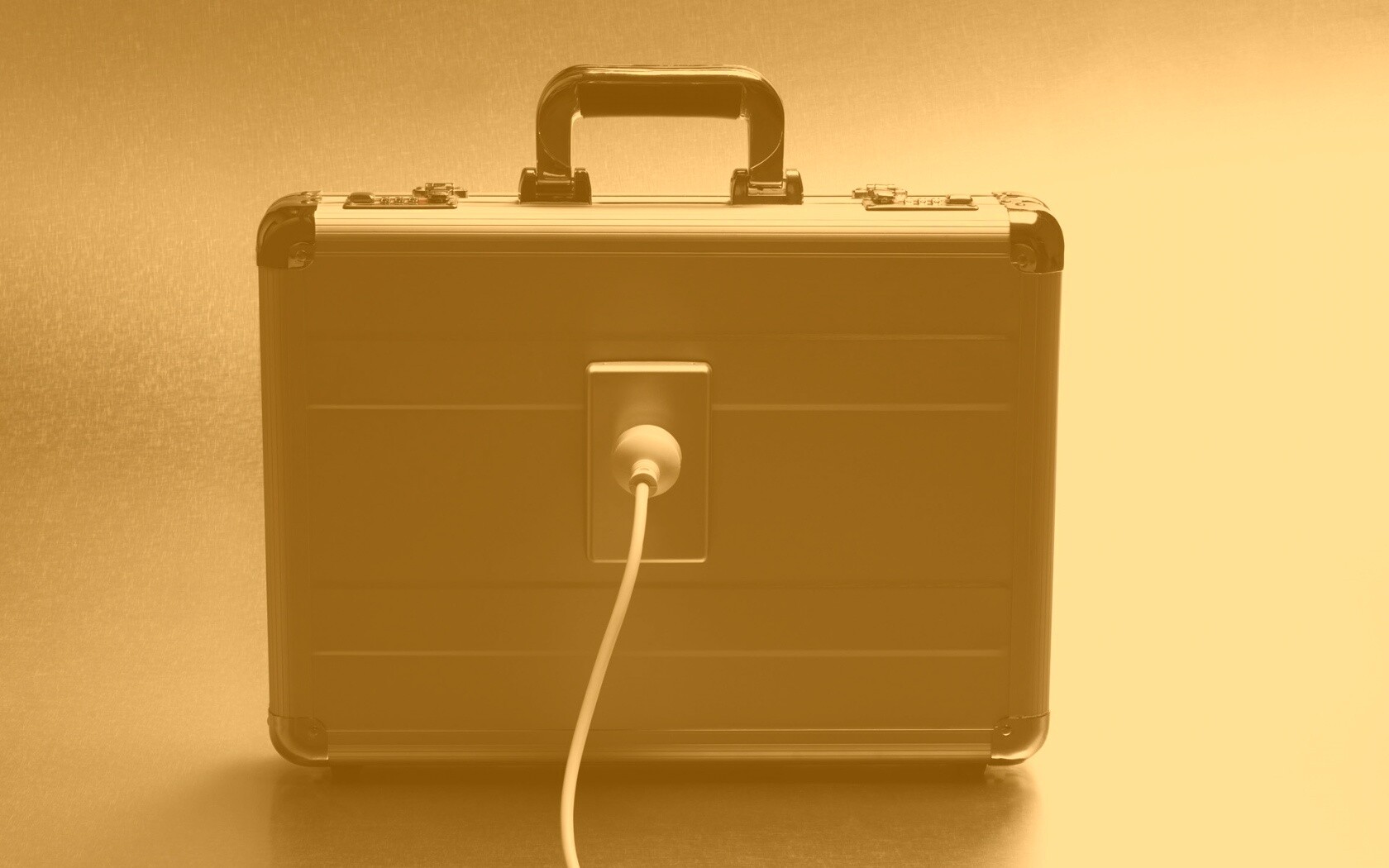 Розетка на кейсе обои