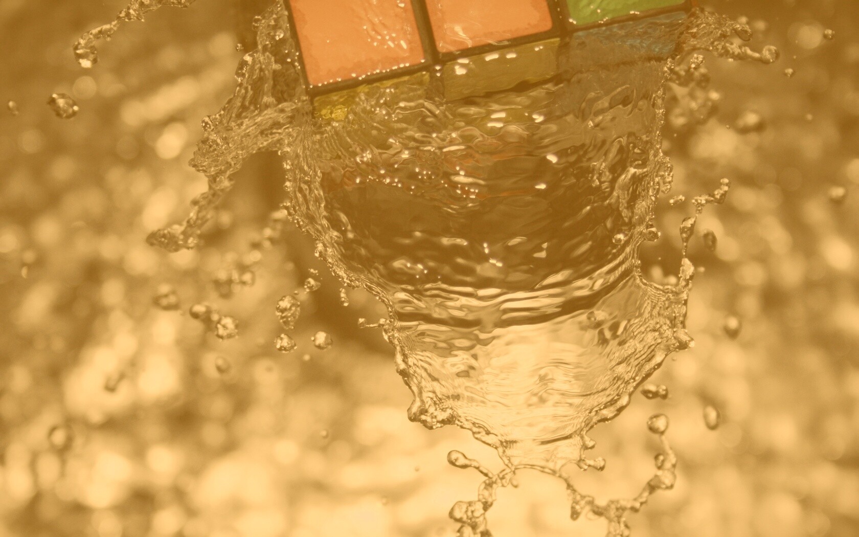 Кубик рубика в воде обои