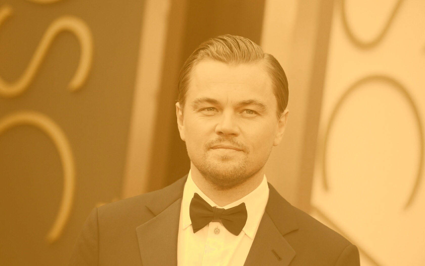 Леонардо Дикаприо в костюме обои