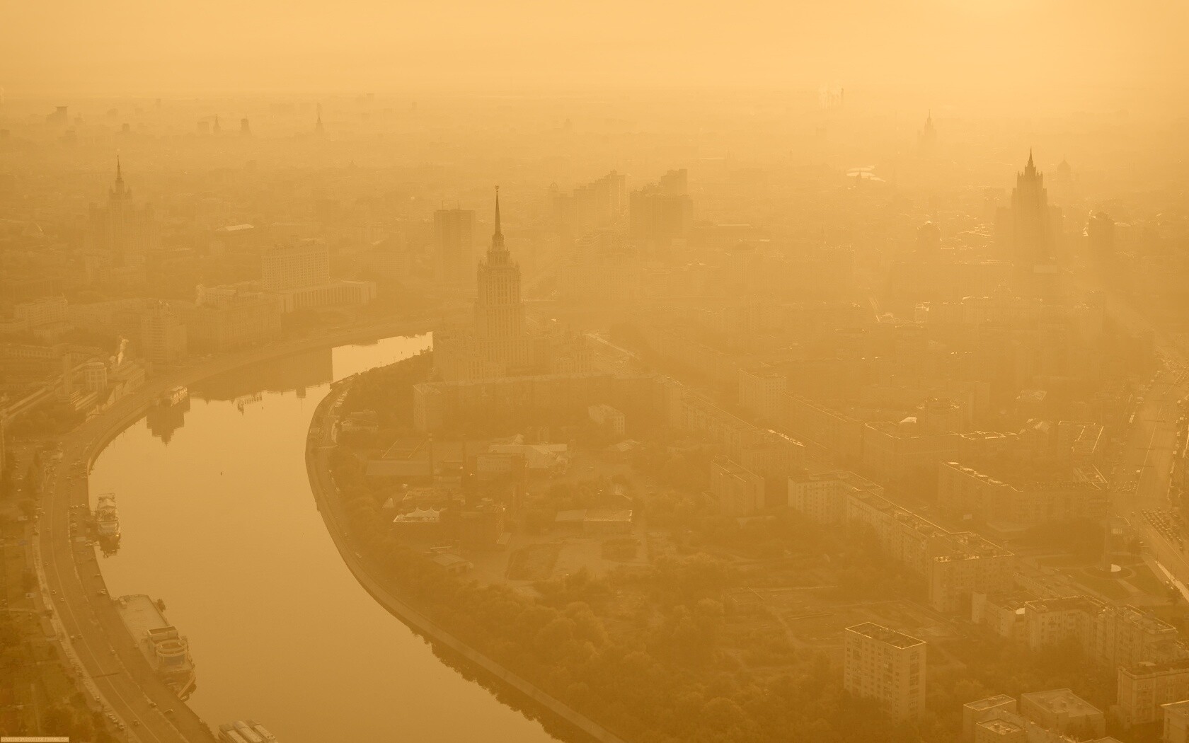 Москва в тумане обои