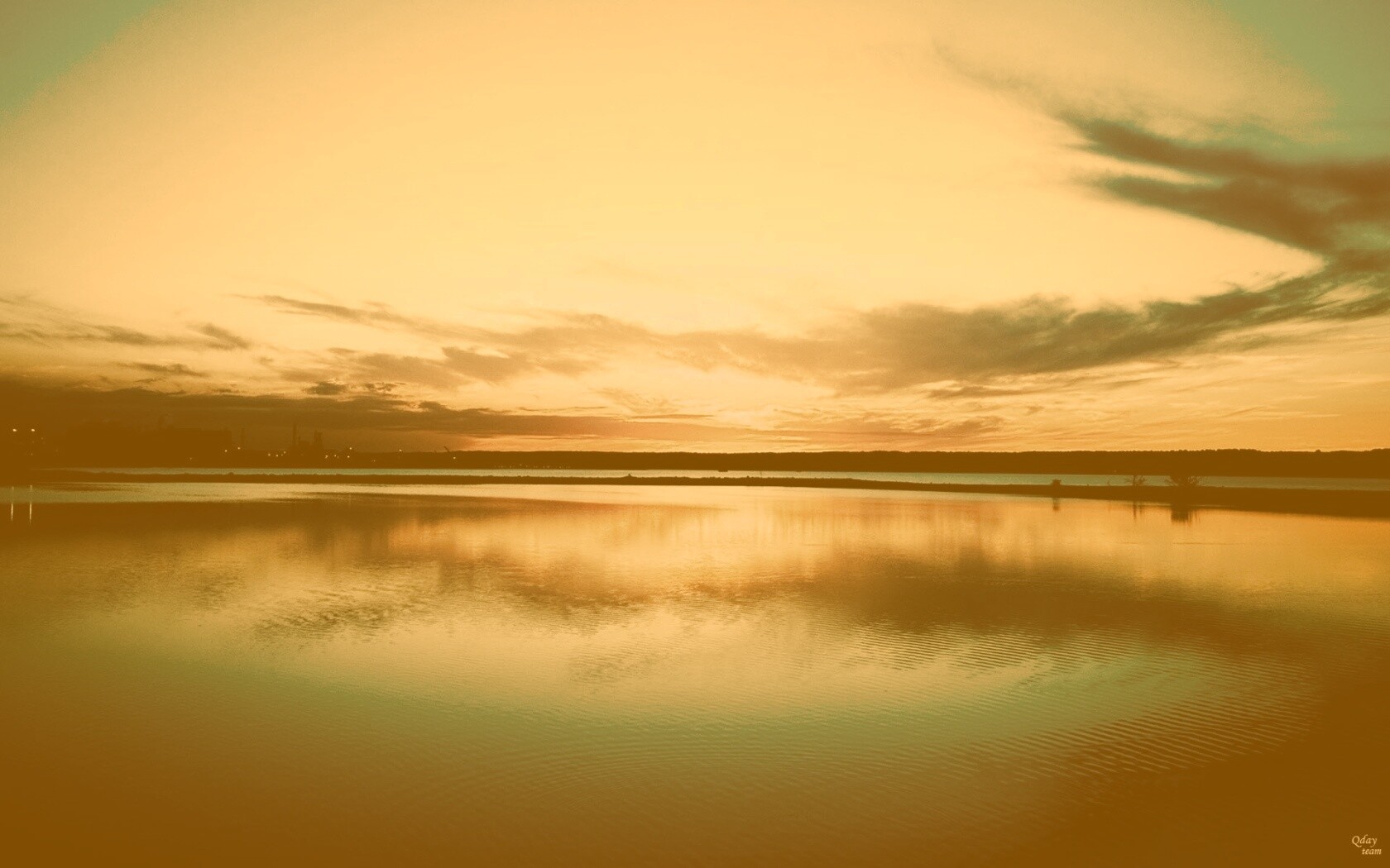 Закат над озером обои