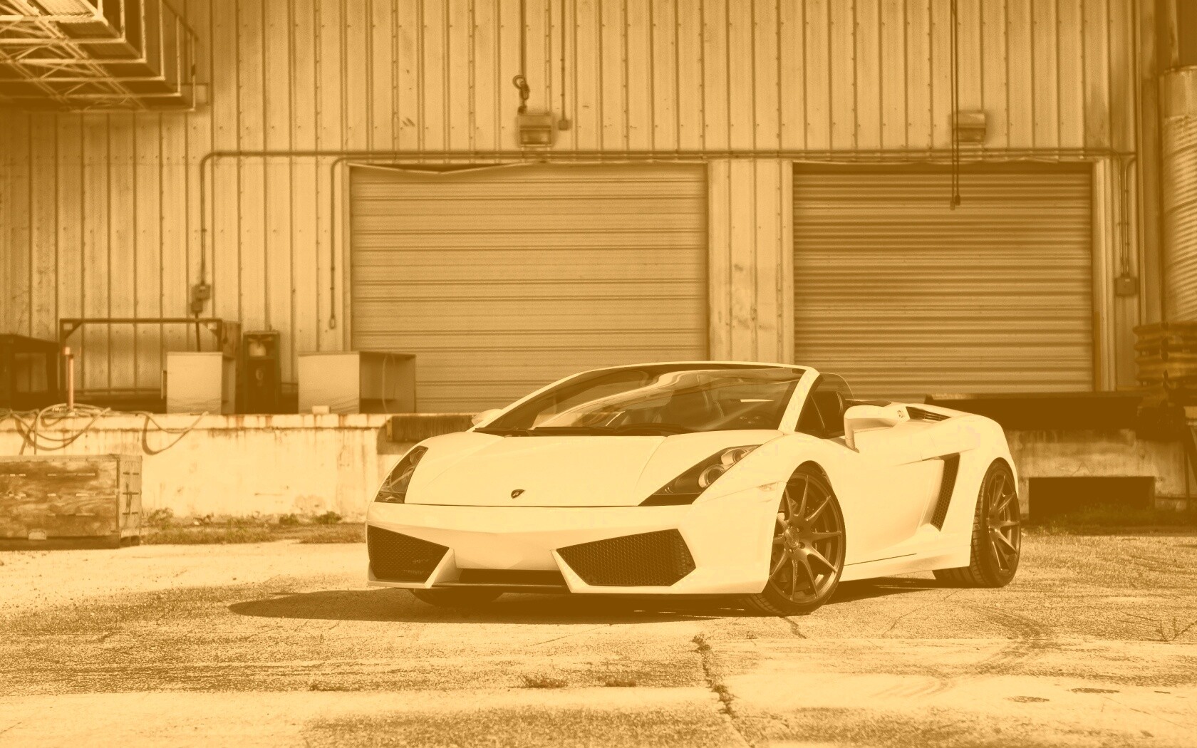 Белый спорткар Ламборгини Галлардо обои