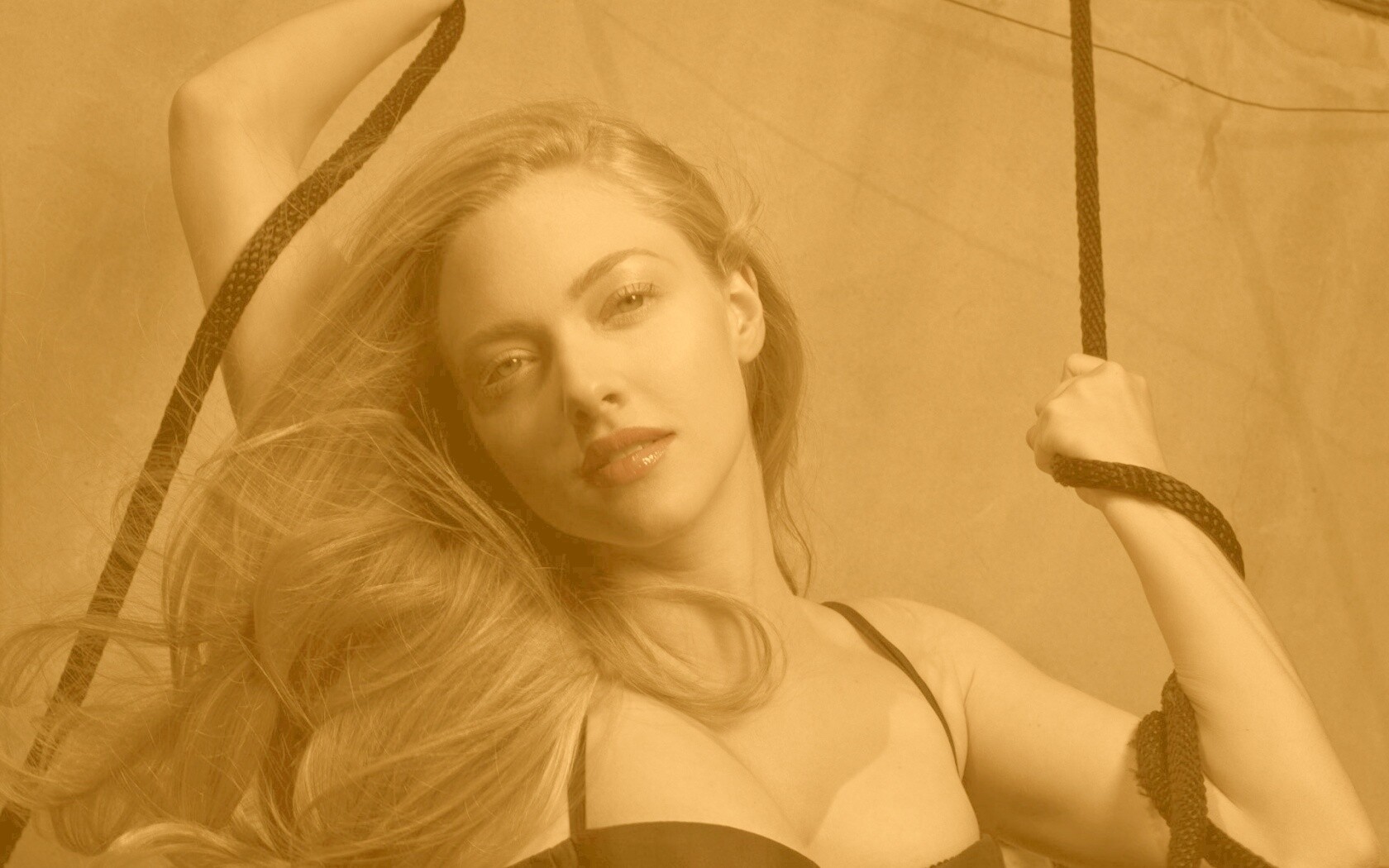 Аманда Сейфрид обои