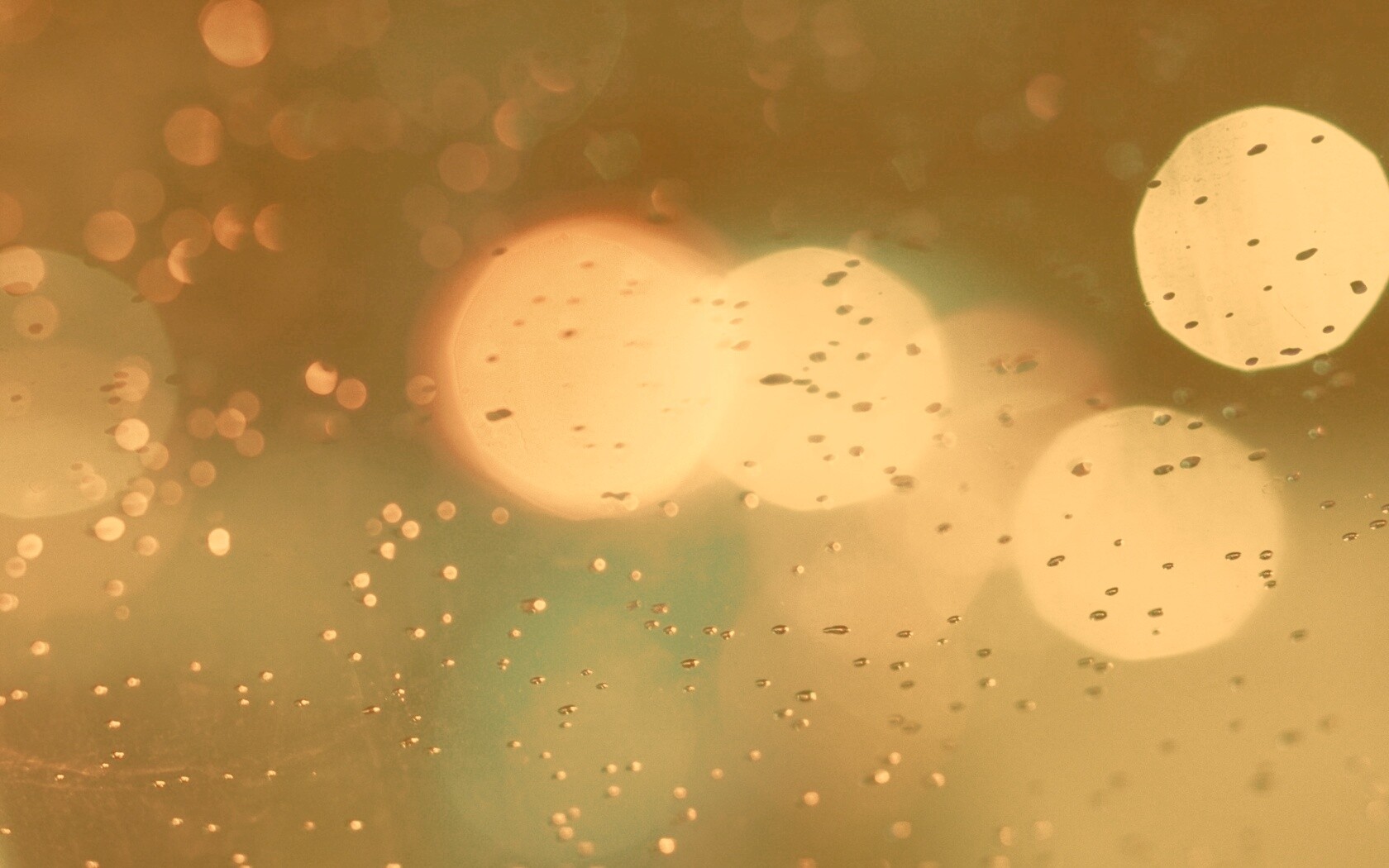 Огни, стекло и капли обои