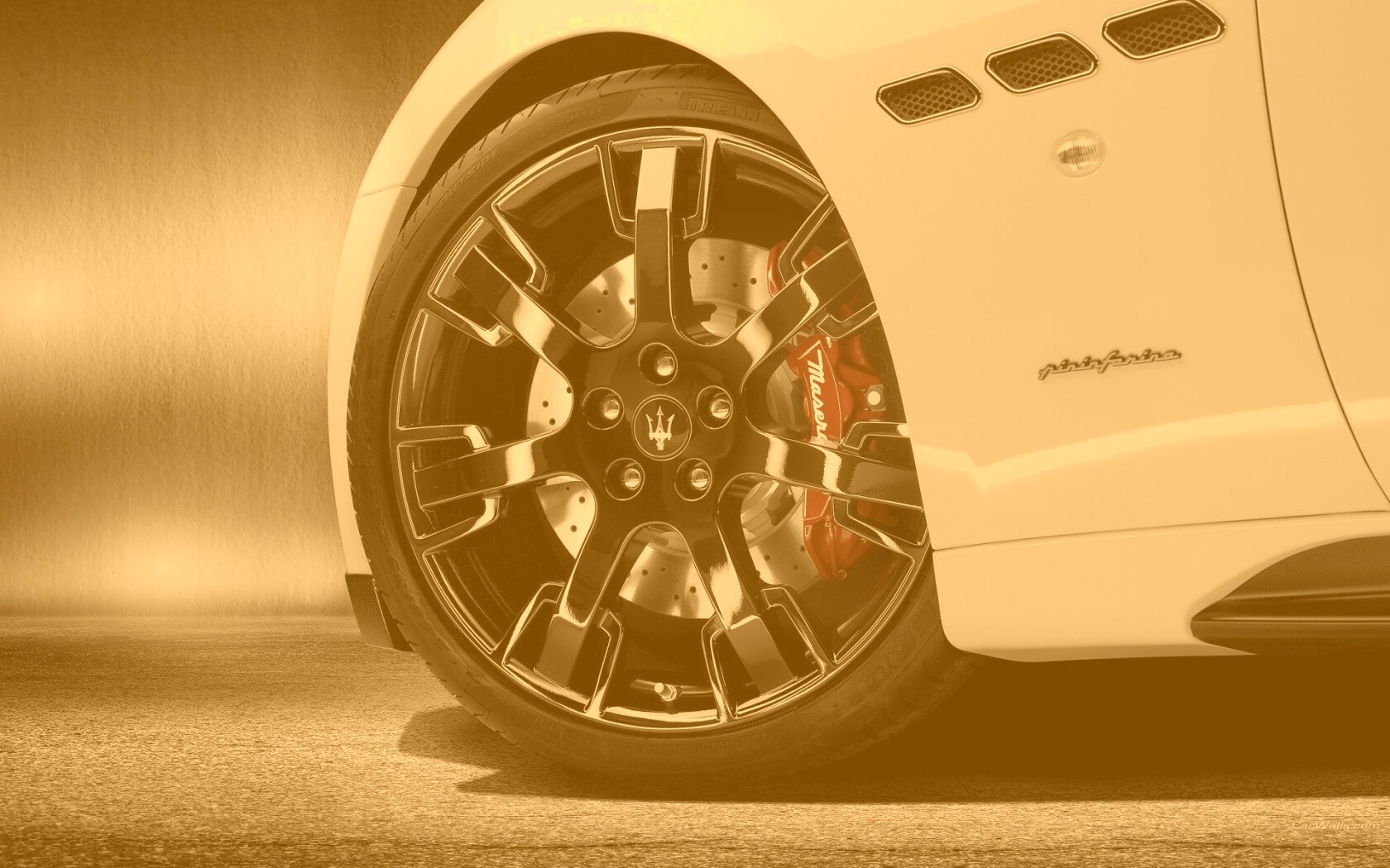 Колесу Maserati Granturismo обои