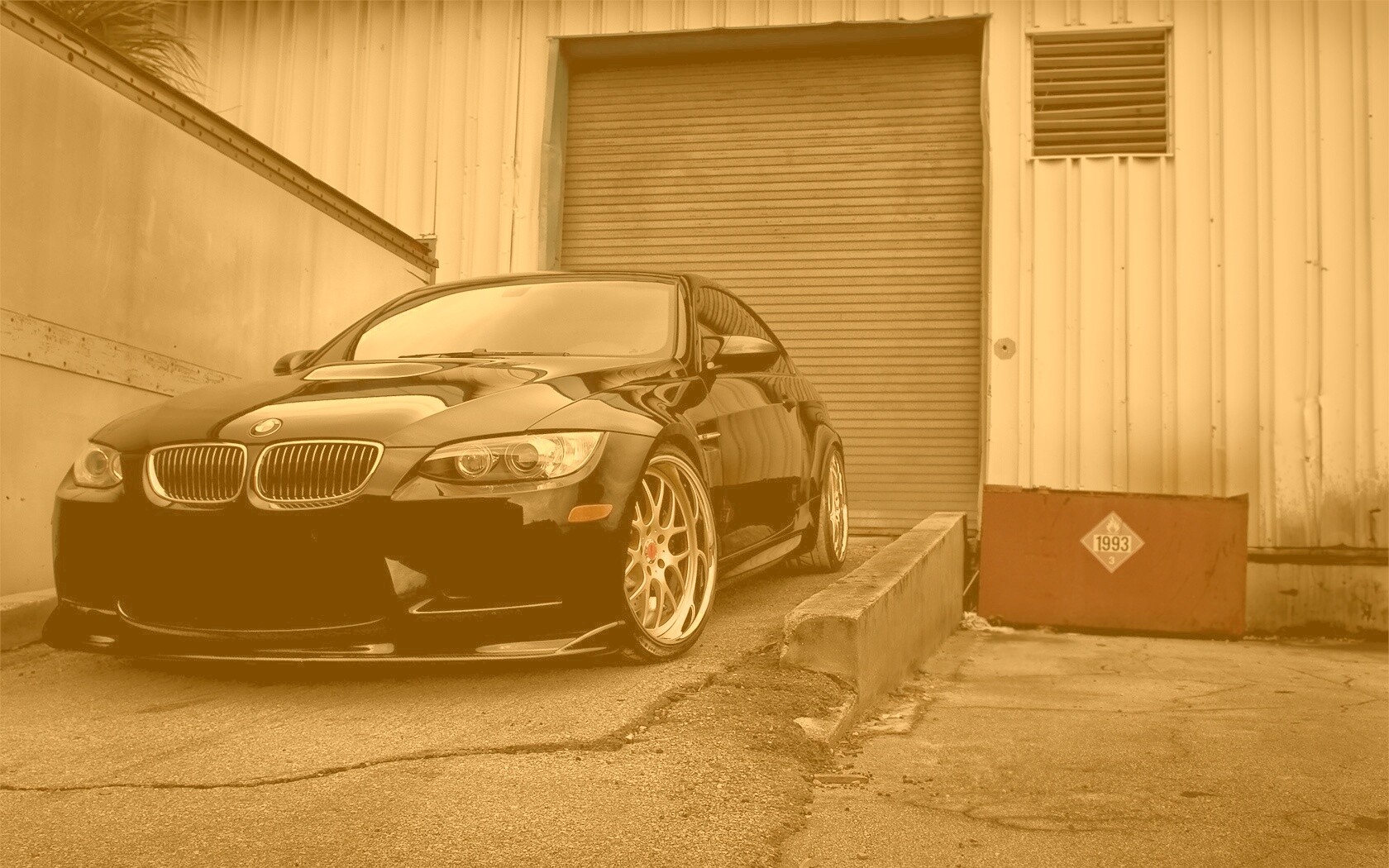 Чёрный БМВ обои