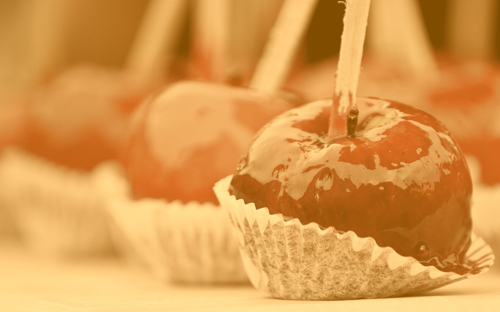 Яблочко в карамели обои