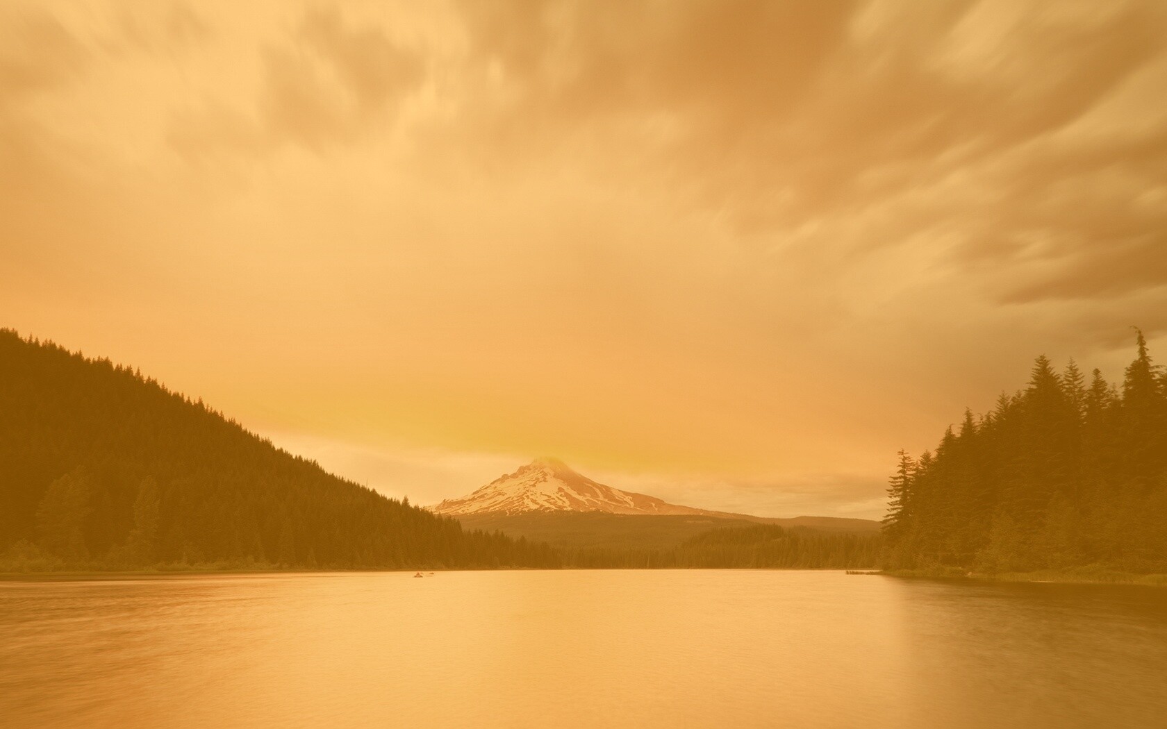 Закат над горой обои