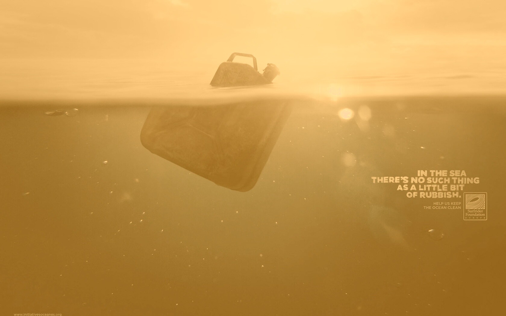 Не бывает "немного" мусора обои