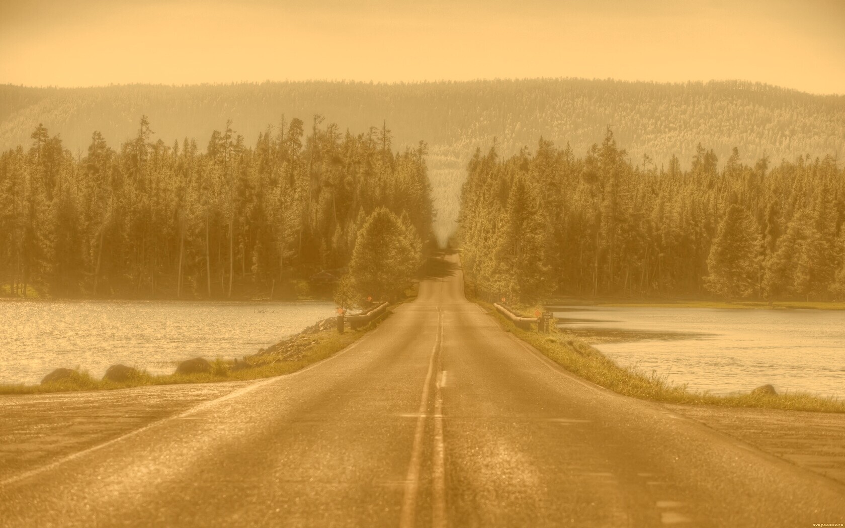 Дорога через озеро обои