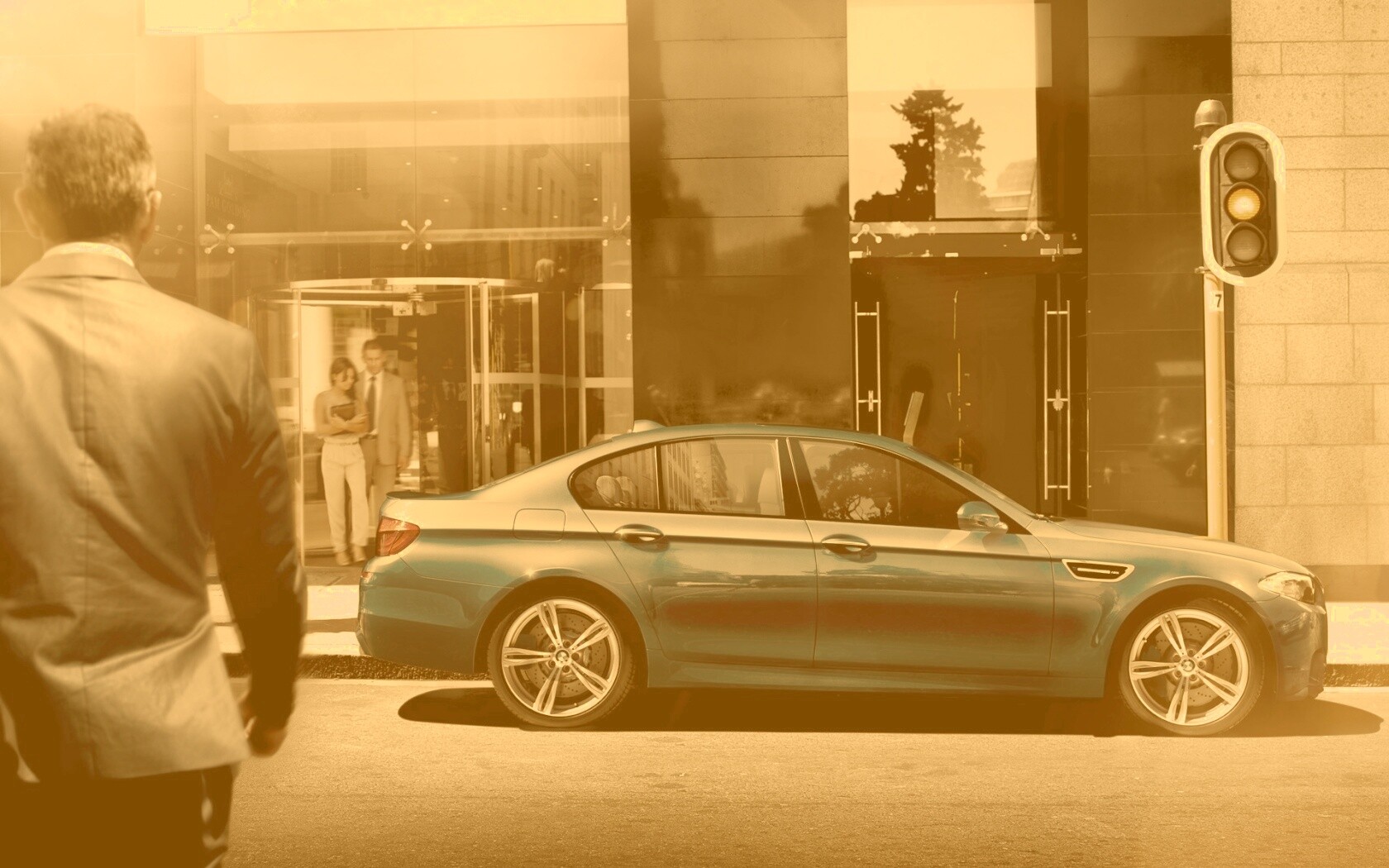 BMW F10 на светофоре обои