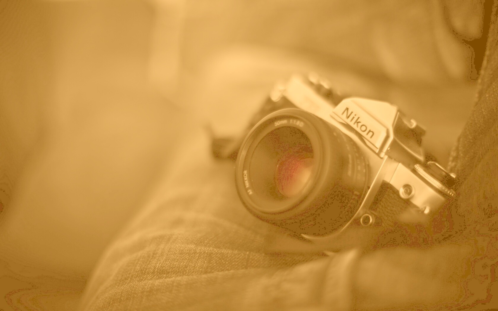 Плёночный фотоаппарат Nikon обои