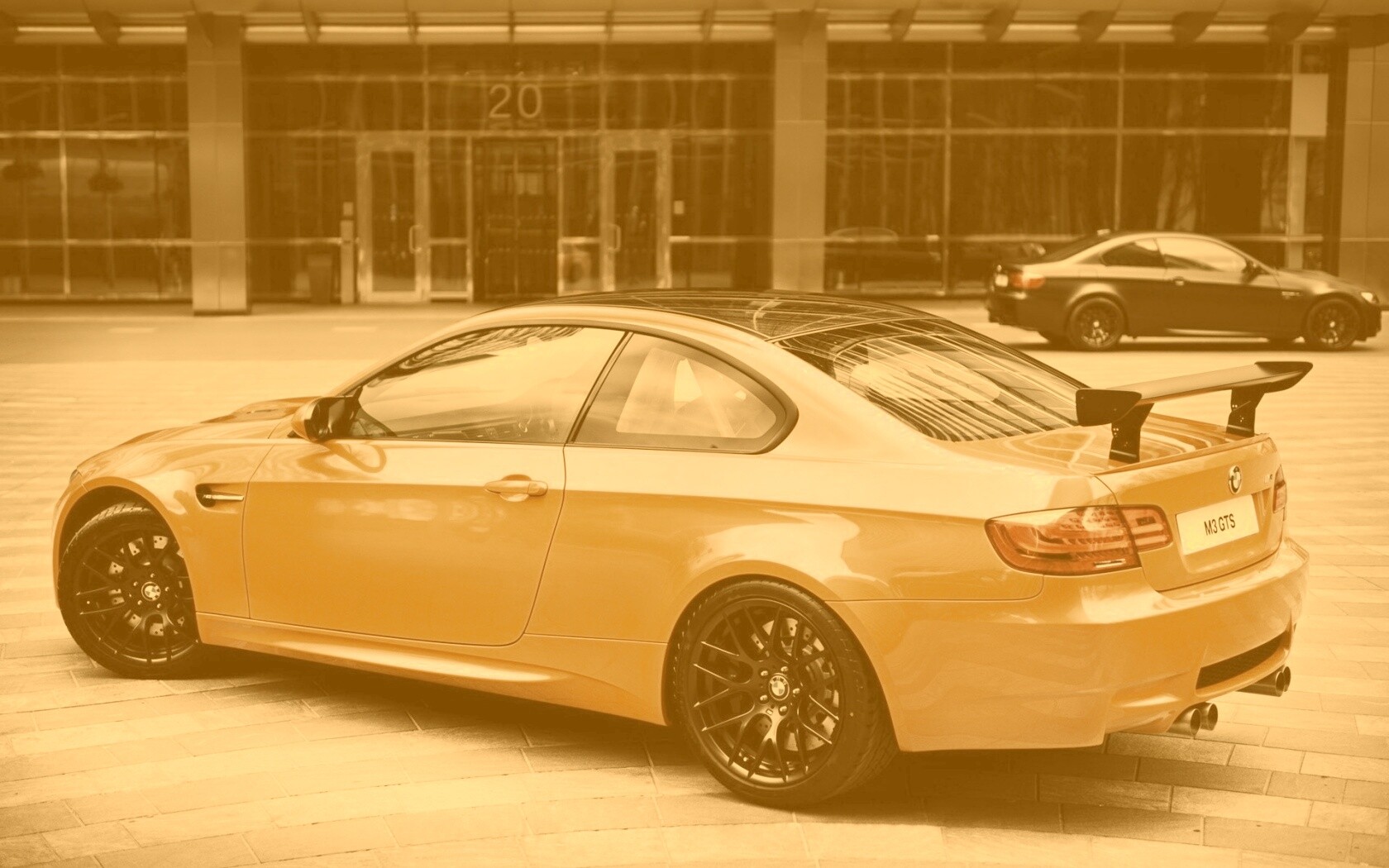 Оранжевый BMW M3 обои