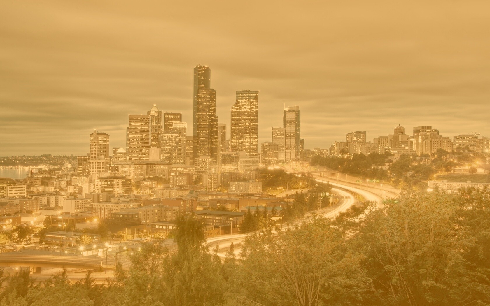 Город вдали обои