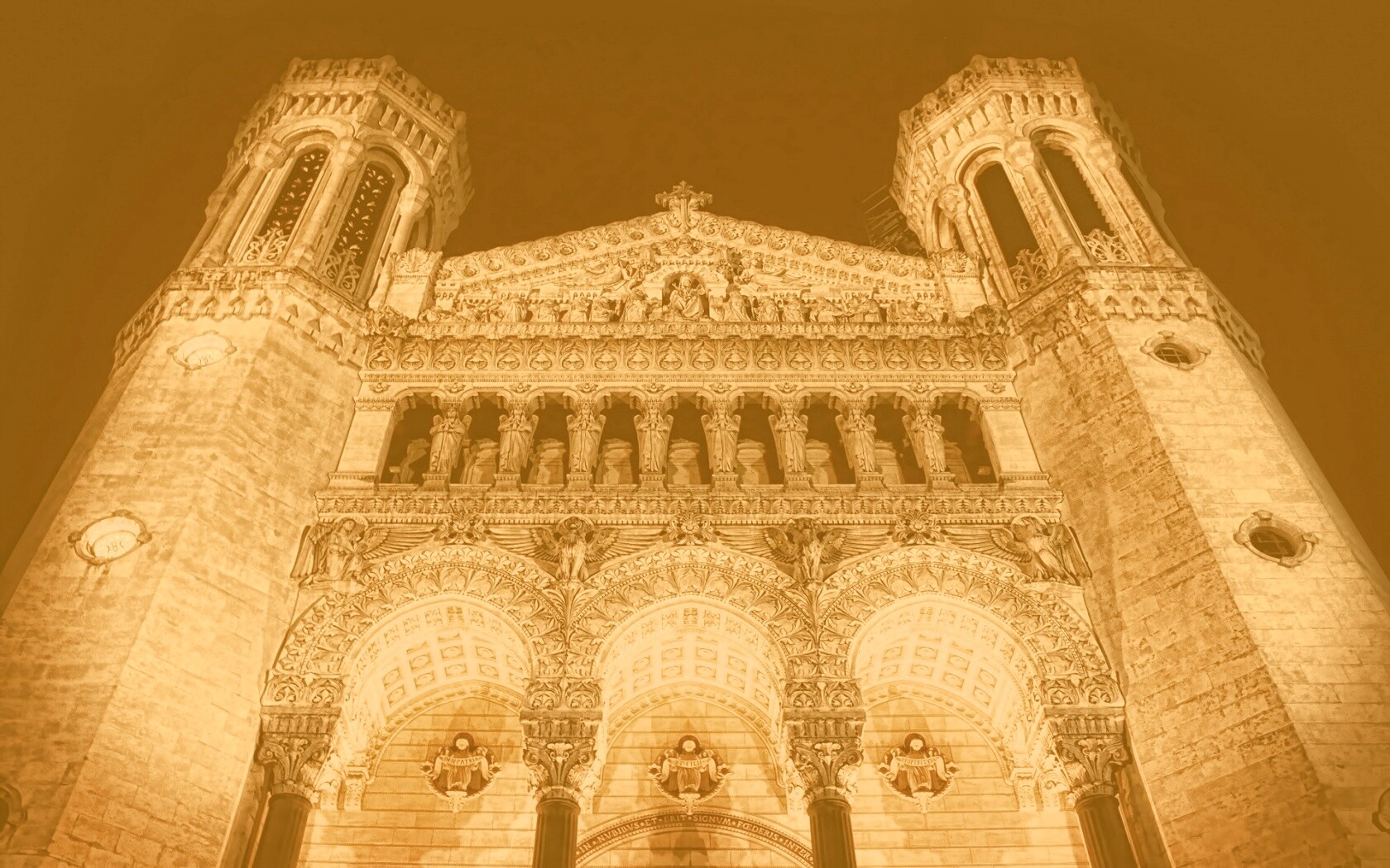 Базилика Нотр-Дам-де-Фурвьер обои