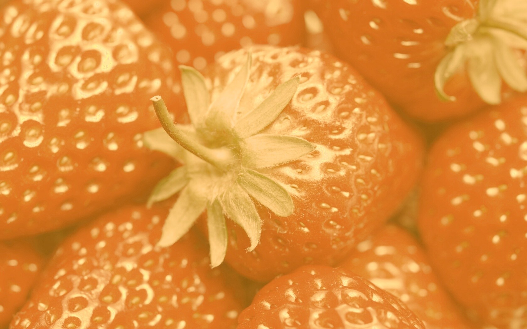 Сочная клубничка обои