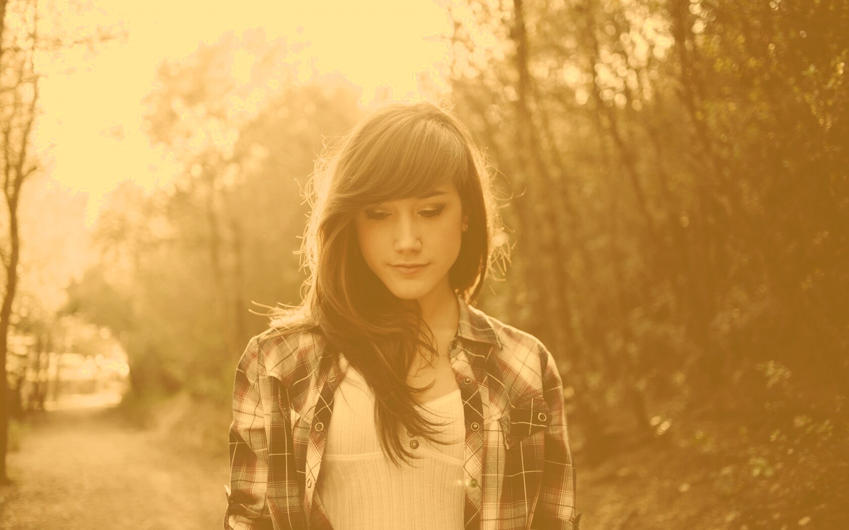 Девушка в парке обои