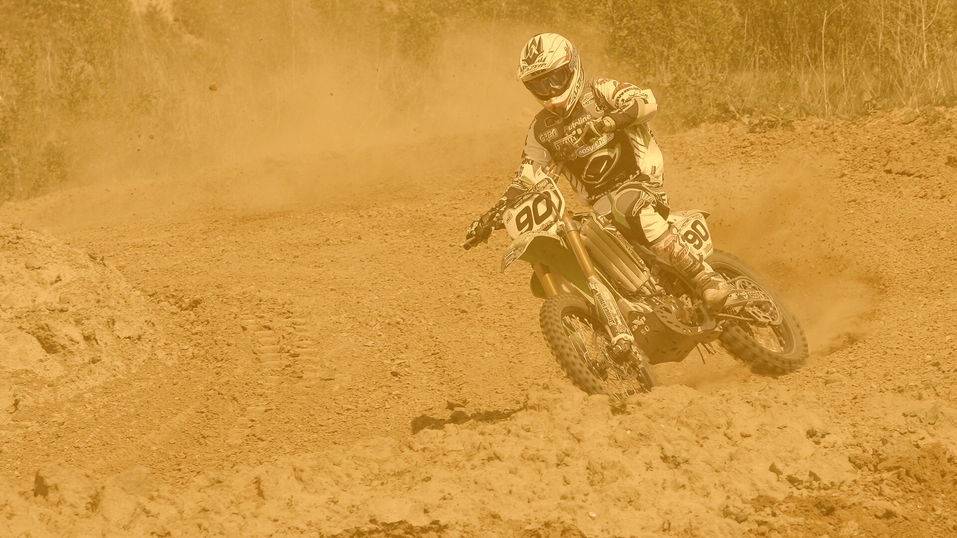 На мототреке обои