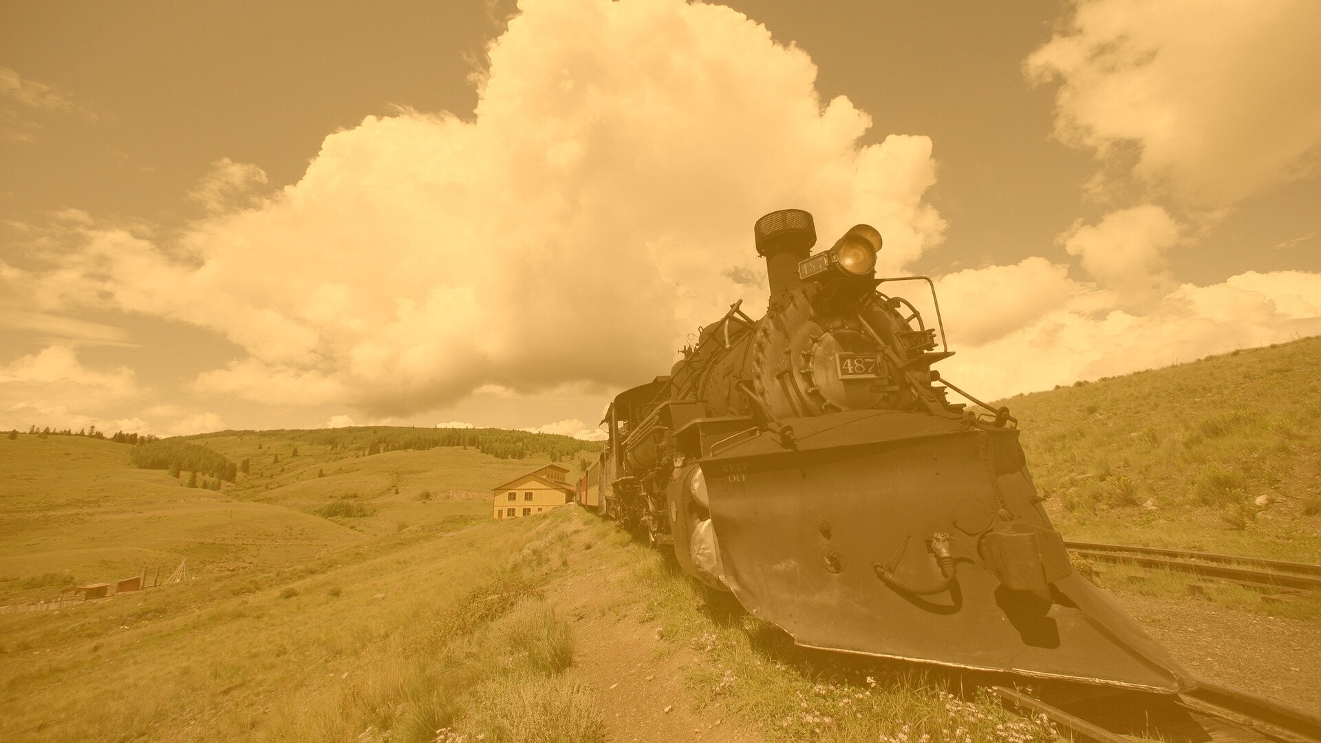 Паровоз на деревенской станции обои