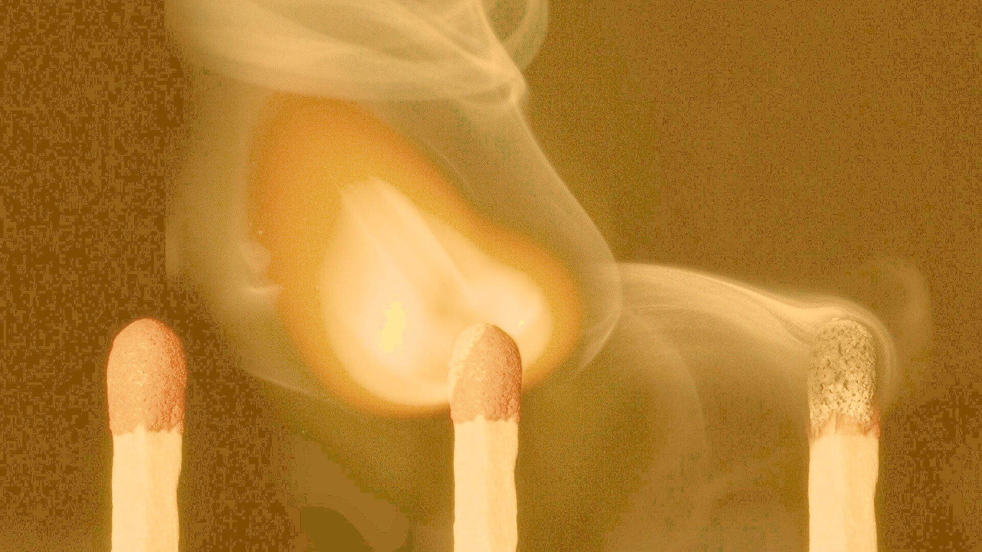 Три состояния спички обои