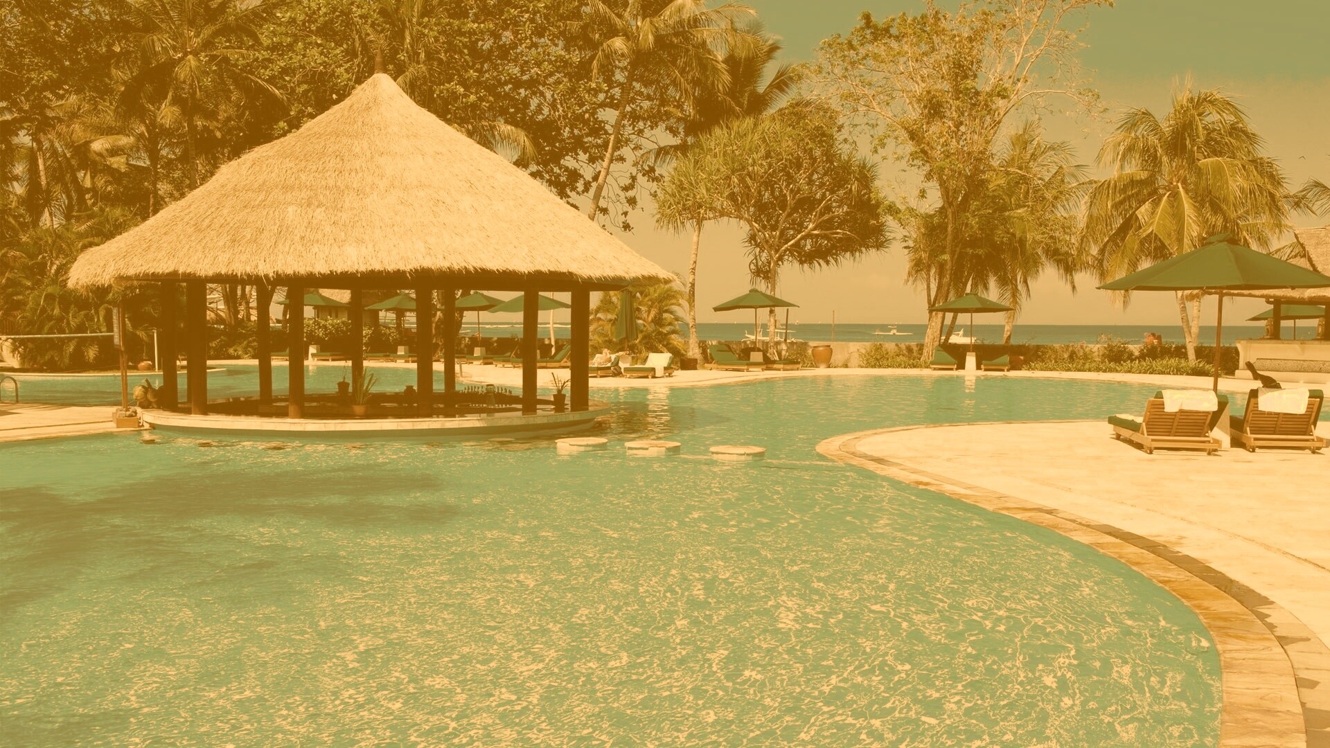 Бассейн отеля обои